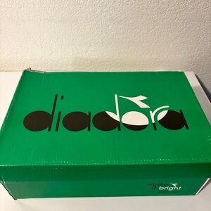 Diadora N9002 “Blueberry Lemonade” in blue and yellow